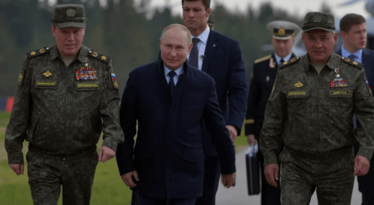 Sulmet e inskenuara nga Moska në lindje të Ukrainës, pretekst për të filluar operacionin ushtarak rus