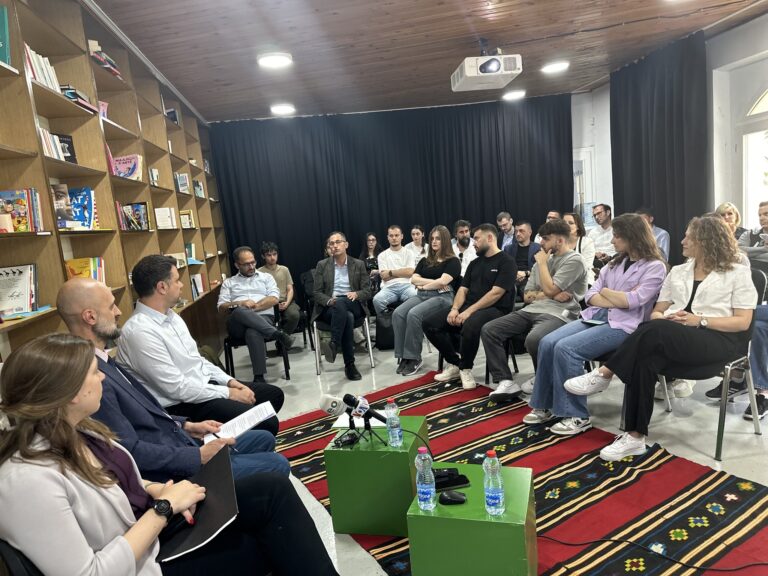 Lansohet projekti “Hybrid Lab” për edukim medial dhe luftë kundër keqinformimit në Kosovë