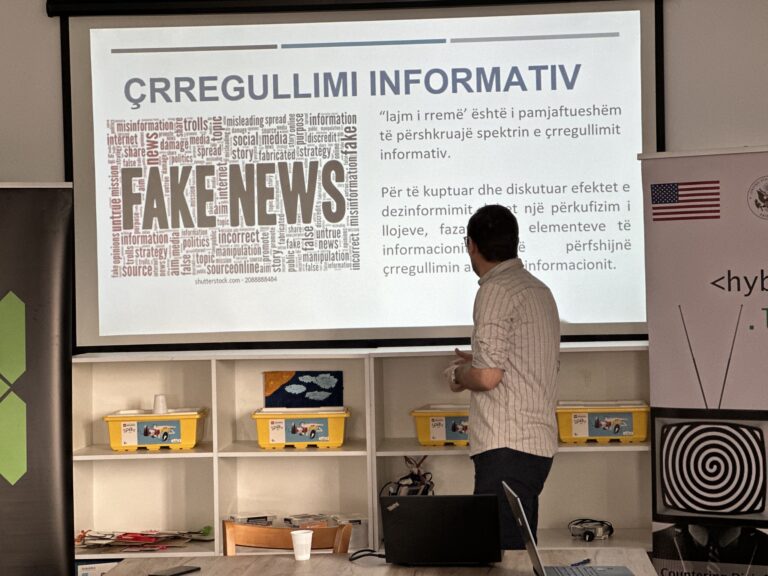 Info sesione për dezinformimin mbahen në Pejë dhe Gjakovë