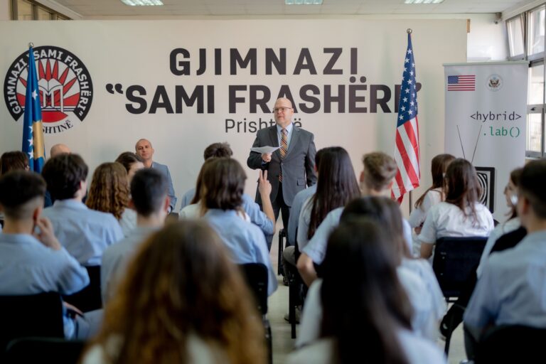 Dita Ndërkombëtare e Kontrollimit të Fakteve shënohet me aktivitet në “Sami Frashëri”