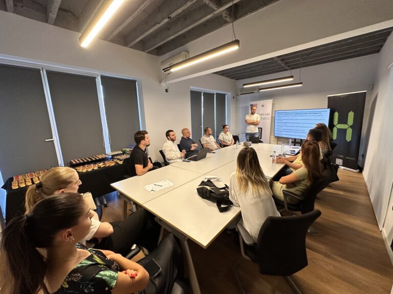 Infosesioni për luftimin e dezinformimit me gazetarët në Prishtinë