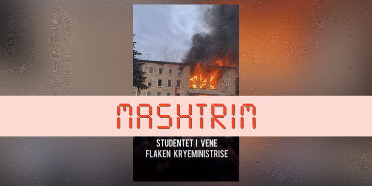 Imazhi i Kryeministrisë në flakë gjatë protestave në Tiranë është i gjeneruar me IA